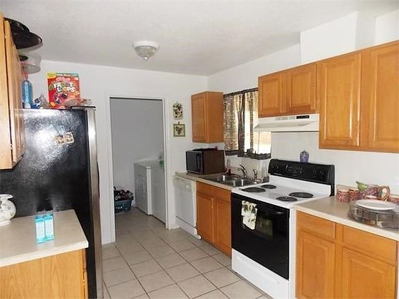 3rd image of 3623 Meadowdale Dr