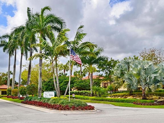 MAIN ENTRACE GATE OF WIMBLENDON VILLAS