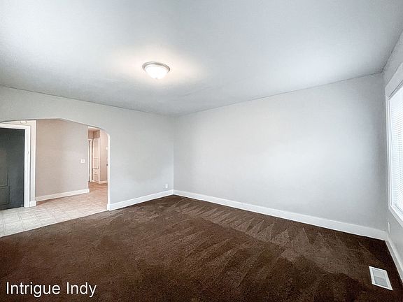 2nd image of 2845-2847 E Brookside Ave