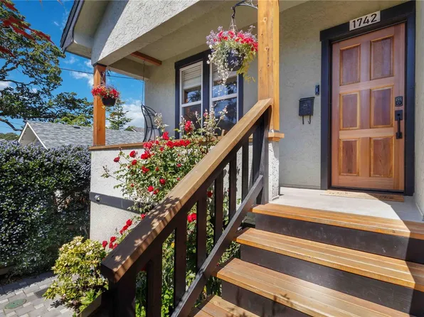 1742 Albert Ave, Victoria, BC V8R 1Z1