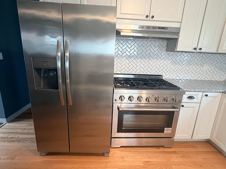 265 University Ave — Photo 9