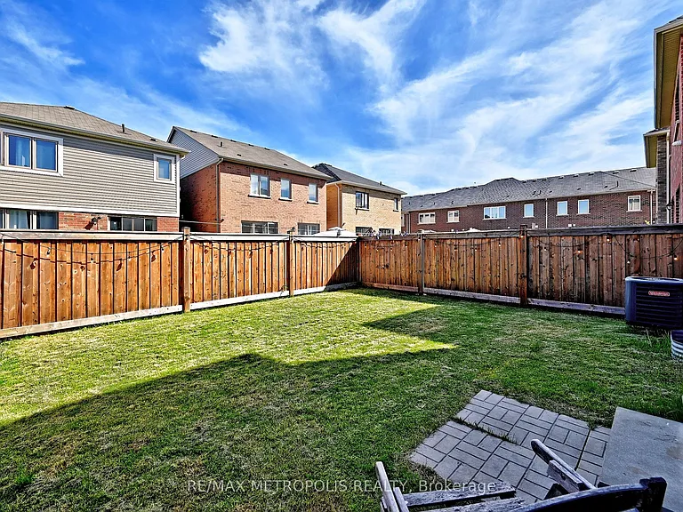 82 Westfield Dr — Photo 31