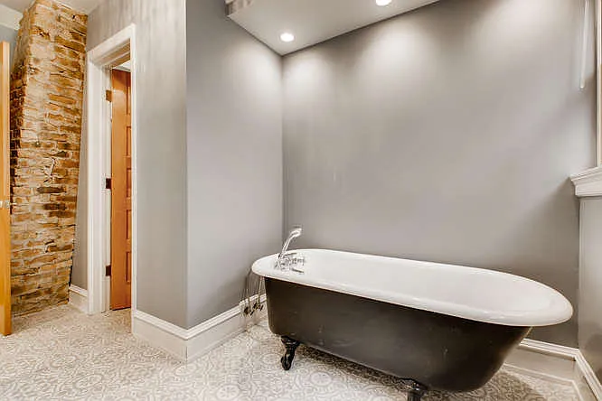 1429 W Roscoe St #2 — Photo 12