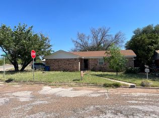 901 Brookside St, Sweetwater, TX 79556