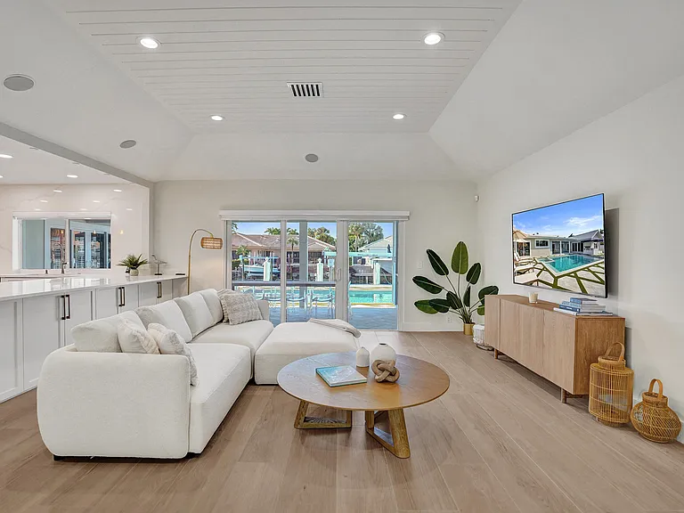 885 Nafa Dr — Photo 51