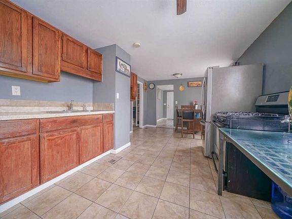 3rd image of 2921 Lapey St