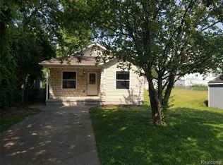 116 Roselawn St, Algonac, MI 48001