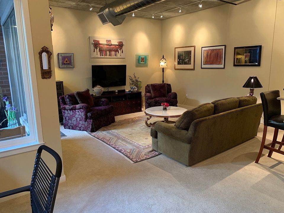 12-ft HIgh loft ceilings