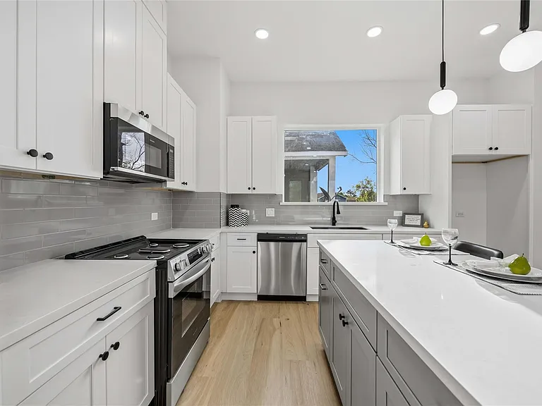 2014 Yates St — Photo 14