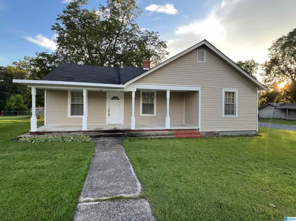 1407 8th St N, Clanton, AL 35045