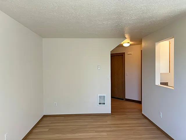 3 bed, 1.5 bath, 1050 sqft, $1,650 — Photo 3