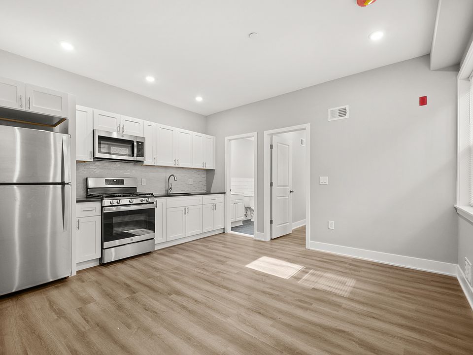 1st image of 5244 Spruce St #4