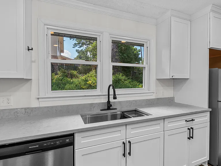 4003 Rockbridge Rd — Photo 11