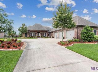 5472 Cypress Point Ln, Gonzales, LA 70737