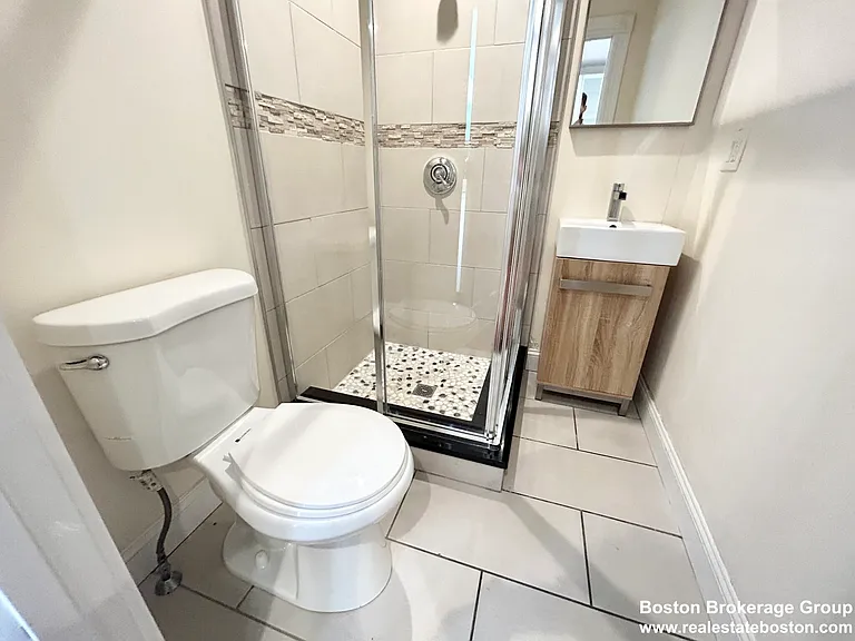 692 Columbia Rd #2 — Photo 9