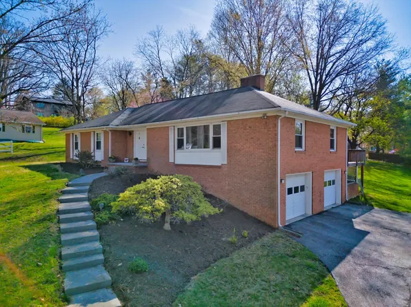 904 Elliott Dr, Blacksburg, VA 24060