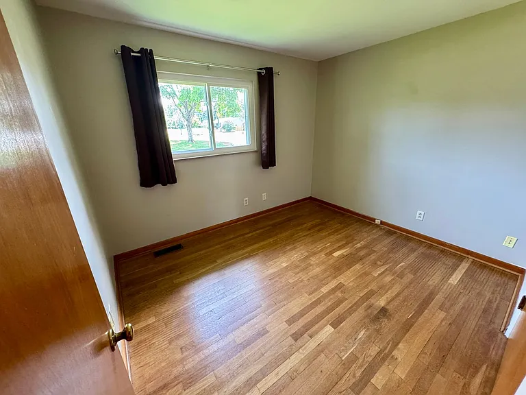 2562 Bristol Rd — Photo 31
