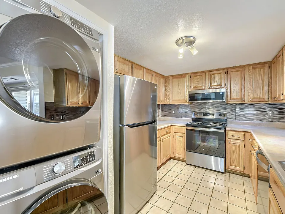 12208 W Dorado Pl #208