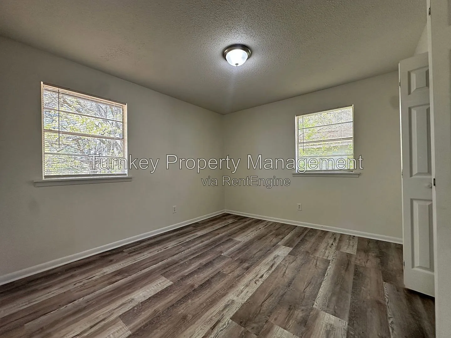 3 bed, 1.0 bath, 1188 sqft, $1,095 — Photo 4