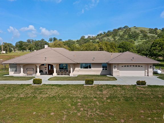 4th image of 574 Williams Ranch Rd