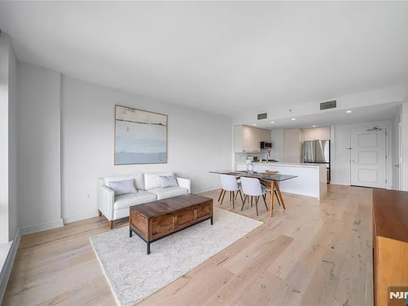8100 River Rd APT 908, North Bergen, NJ 07047