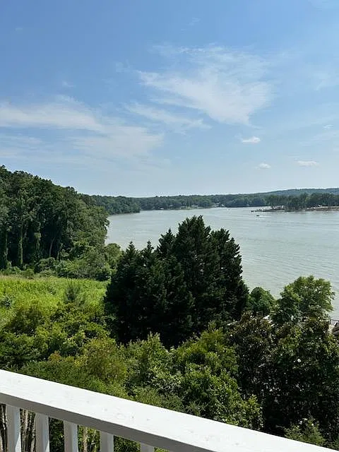 9709 Emerald Point Dr — Photo 2