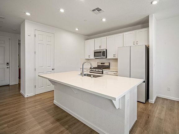 4th image of 1566 Falabella Way