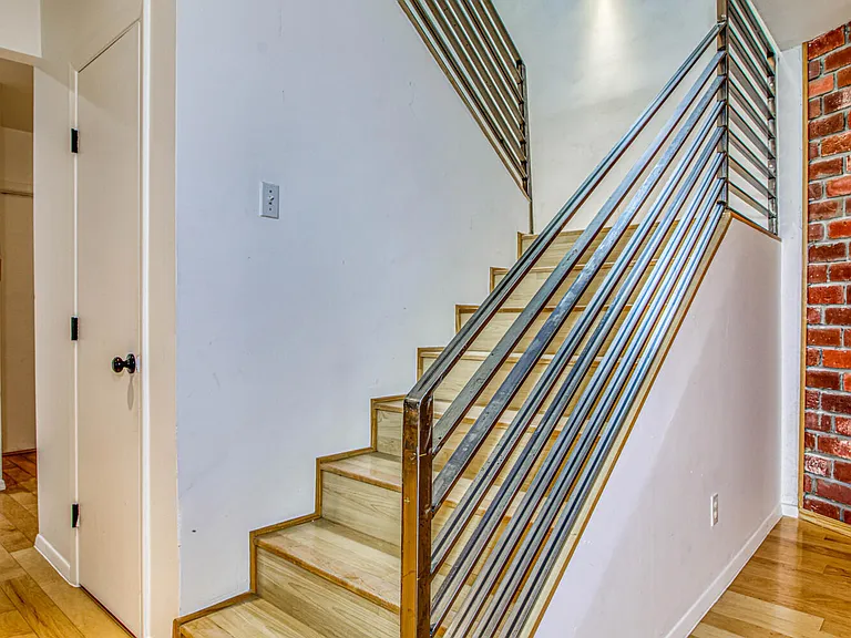 421 Irondale Dr #B — Photo 40