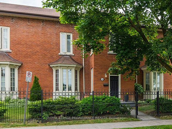 3rd image of 233 John St #5