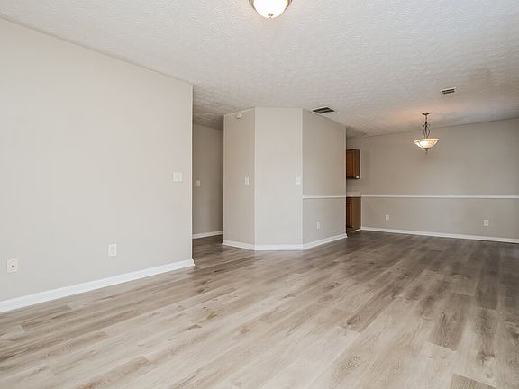 5th image of 6050 Flagstaf Walk