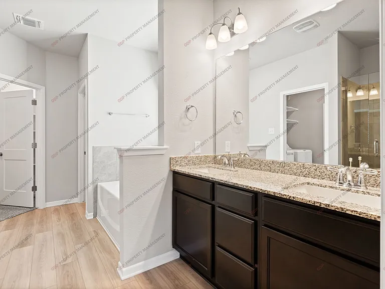 9512 Swenson Ln — Photo 15