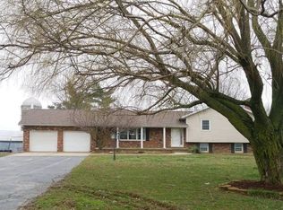 14871 Tower Rd, Richview, IL 62877