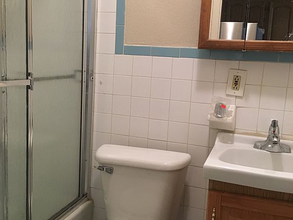 2nd image of 604 Franklin Ave APT 1