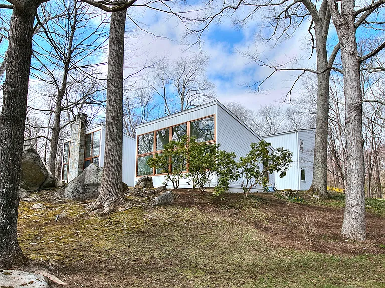 112 Birch Hill Rd — Photo 1