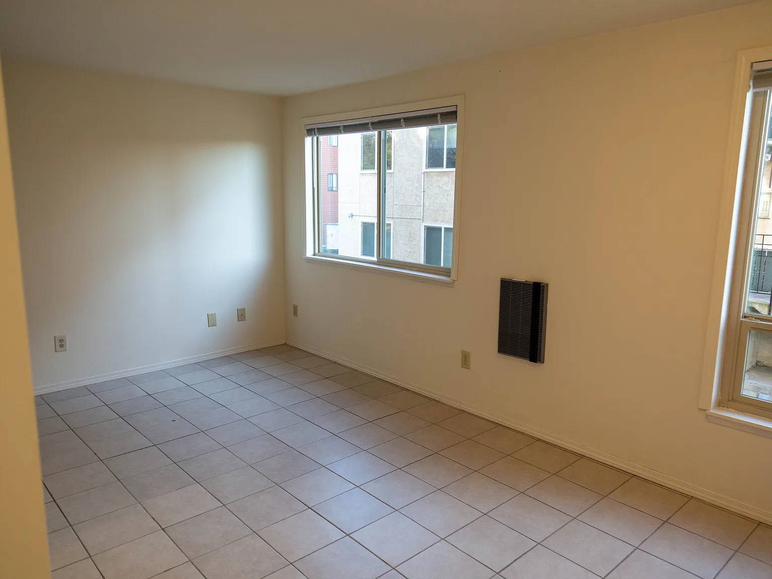 2 bed, 750 sqft, $1,999 — Photo 2