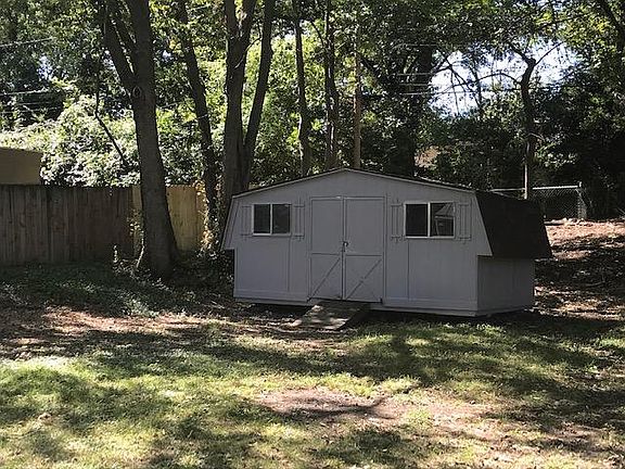 4th image of 9218 Grand Ave