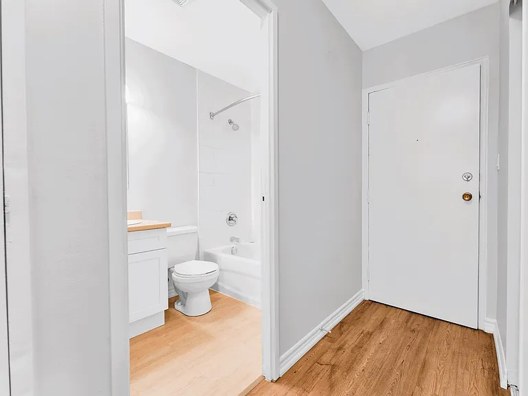 810 Castell Rd — Photo 14
