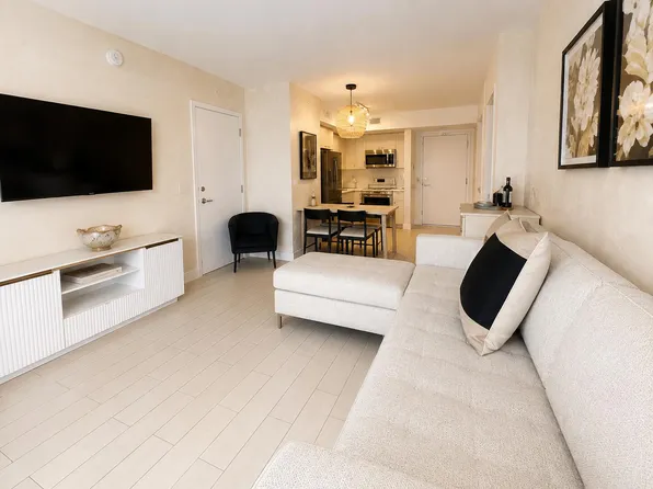 2602 E HALLANDALE BEACH Boulevard #R403, Hallandale Beach, FL 33009