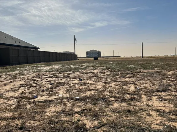 815 13th St, Wolfforth, TX 79382