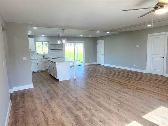 5th image of 116 George Edward Dr