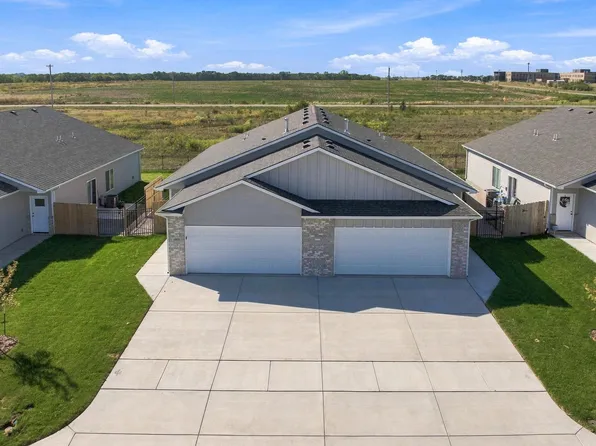 12827/12829 E Blake St, Wichita, KS 67218