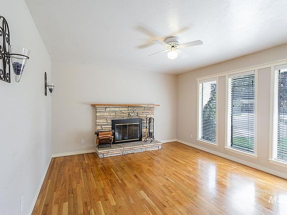 5th image of 6000 W Elkhorn Ave