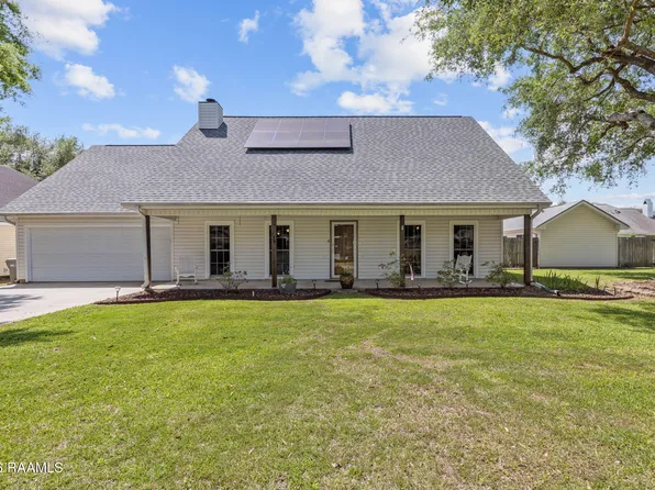 134 Beacon Dr, Youngsville, LA 70592