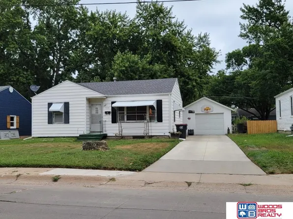 228 S 19th St, Beatrice, NE 68310