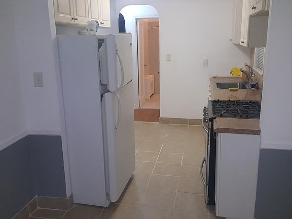 4th image of 1524 Glendale Ct #1