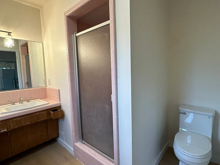 1300 Oak Ave #5 — Photo 5