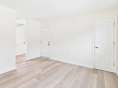 4032 Macarthur Ave #D Photo 1 4032 Macarthur Ave #D Photo 1