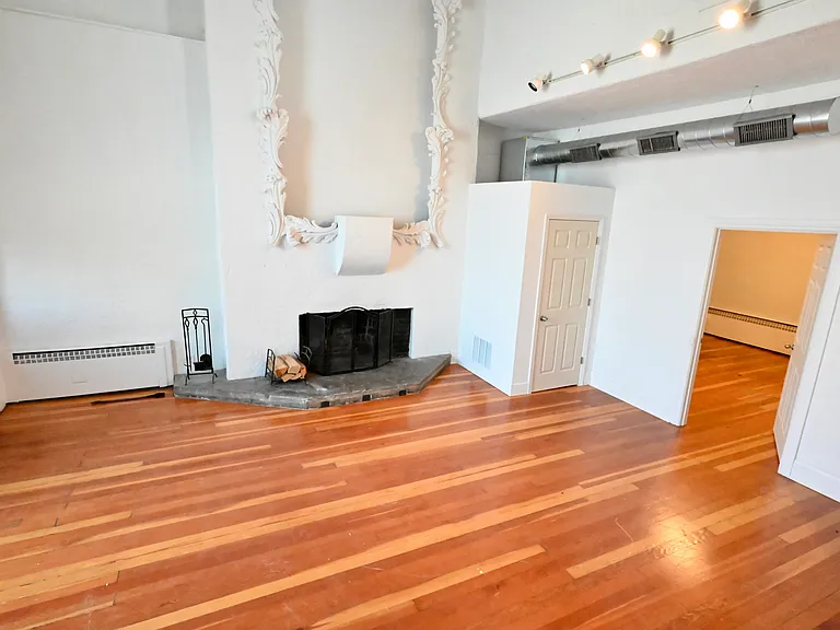 2052 N Halsted St #2R — Photo 16