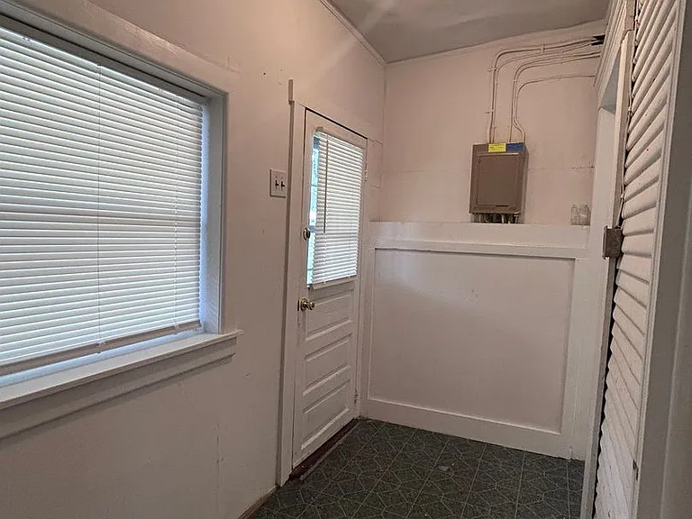 417 Clarendon Ave — Photo 7