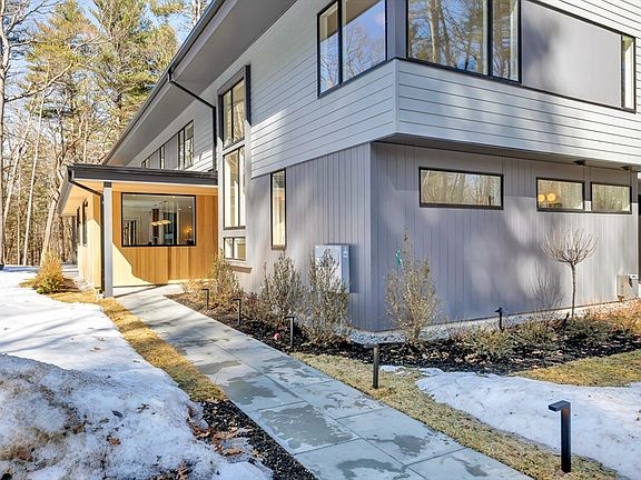 3rd image of 363 College Rd